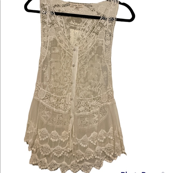 Double zero lace vest. Size medium - Picture 1 of 4